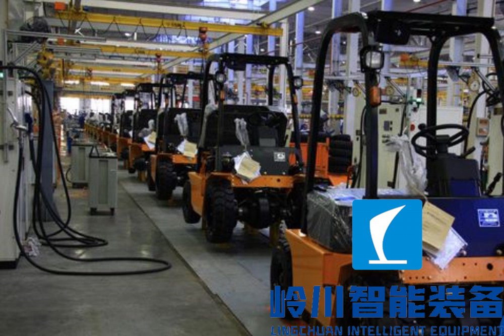 1668857186347317.jpg 叉車生產(chǎn)線4.jpg