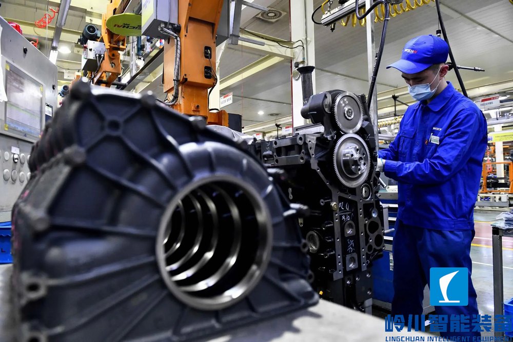 1669180132491516.jpg 汽車發(fā)動機2.webp.jpg