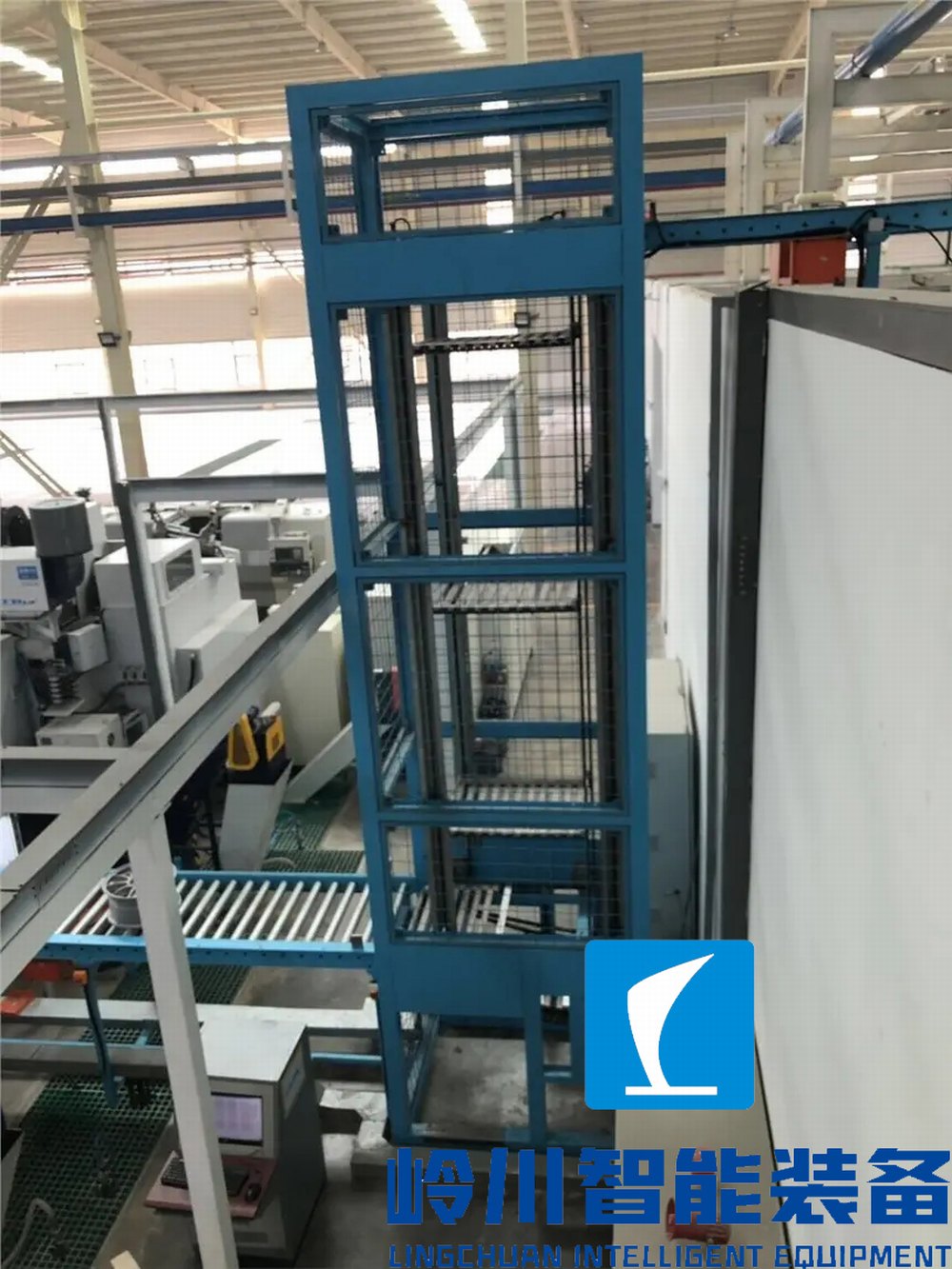 1669187682919440.jpg 翻板提升機(jī)2.webp.jpg