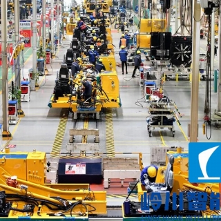 挖掘機(jī)生產(chǎn)線