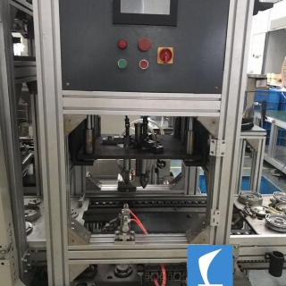 自動擰緊機(jī)